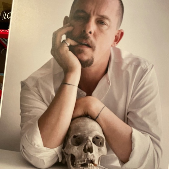 Alexander McQueen Savage Beauty Book - Picture 7 of 8